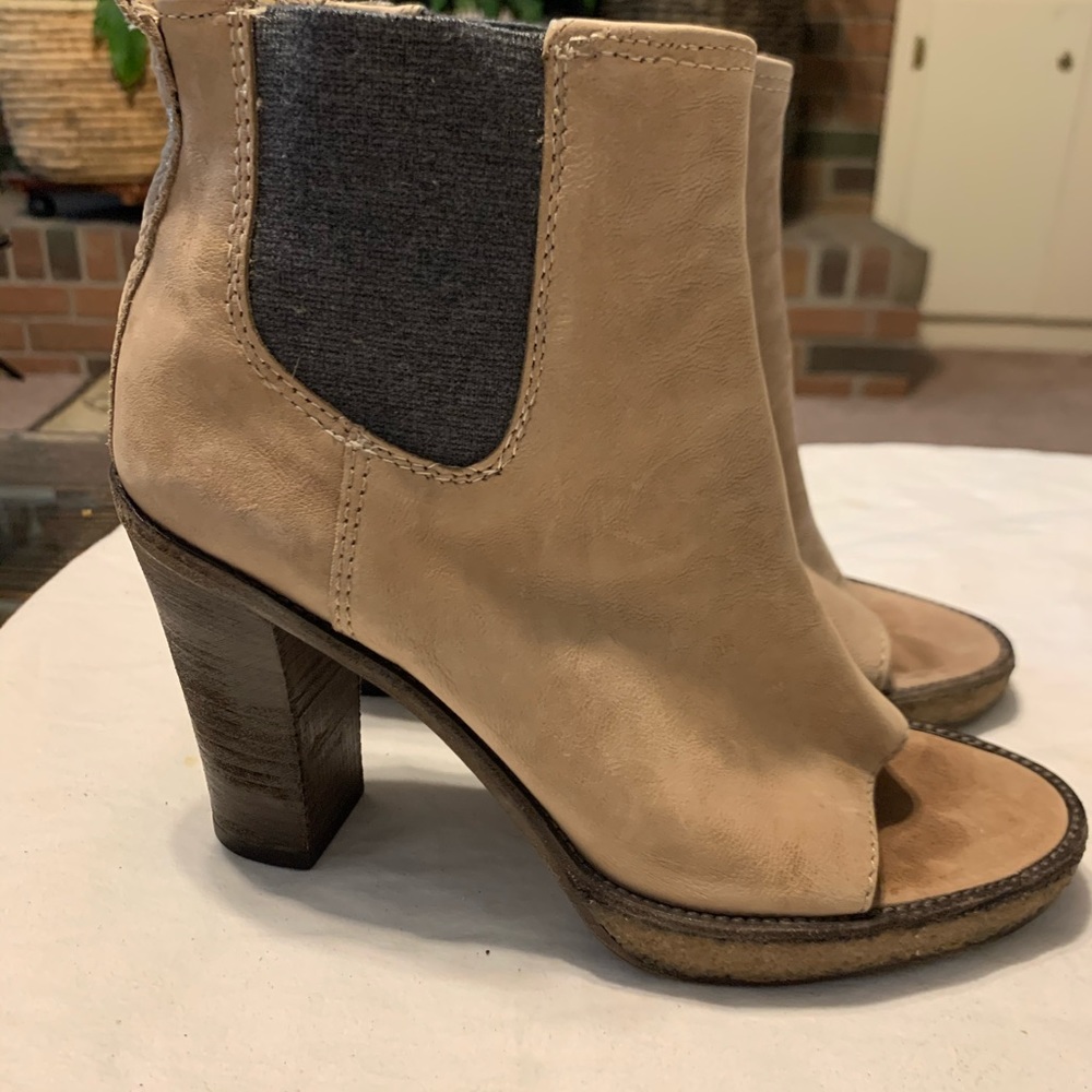 SOLD. 37 BRUNELLO CUCINELLI Italian $1250 bootie heel - Picture 2 of 13